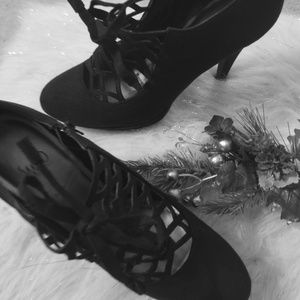 Impo Prince heels in black